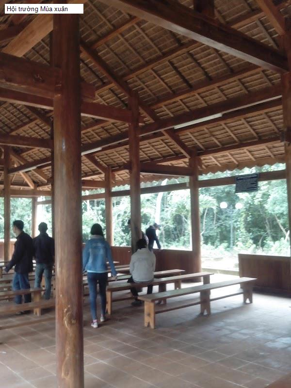 Hội trường Mùa xuân